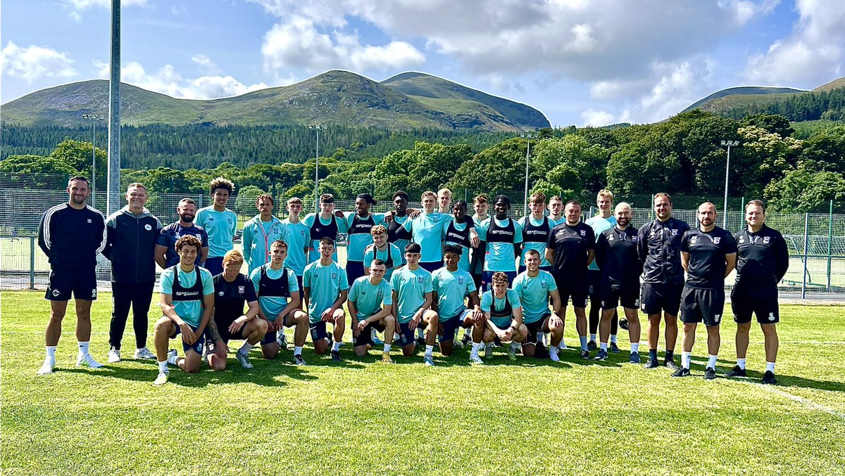 SeamusHeath1's tweet photo. A great 5 days of hosting @IpswichTown U21’s. 
Totally professional, humble and good people. 
Our coaches seen good sessions &amp; our players seen good practice 
My partners @TollymoreBears @GreenhillYMCA 👏 
Thanks @Andy_Waterworth Jim 
@ChrisCasement @Wrighty288 @CarlPents https://t.co/qLU75ZAjtS