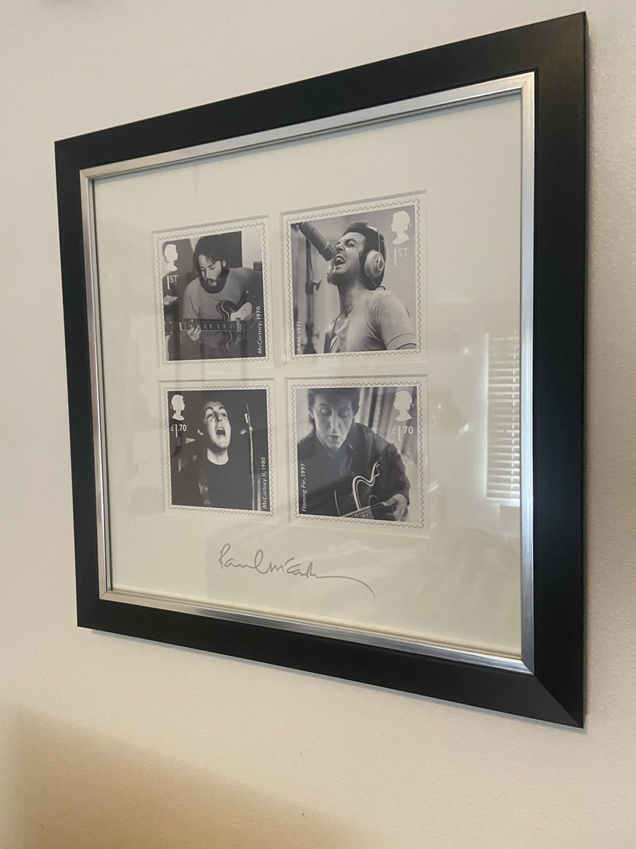 Finally got some of my favourite music autographs framed and up on the wall… Elton, Tom, Neil, and a *replica* Paul.

#eltonjohn #tomjones #neilhannon #divinecomedy #paulmccartney #autograph