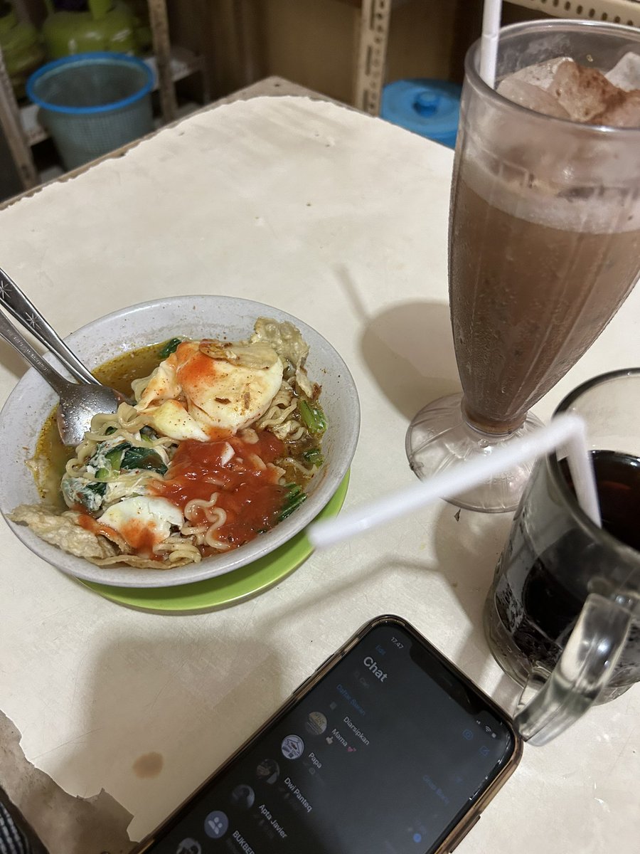 ؘ (@rockexr) on Twitter photo 