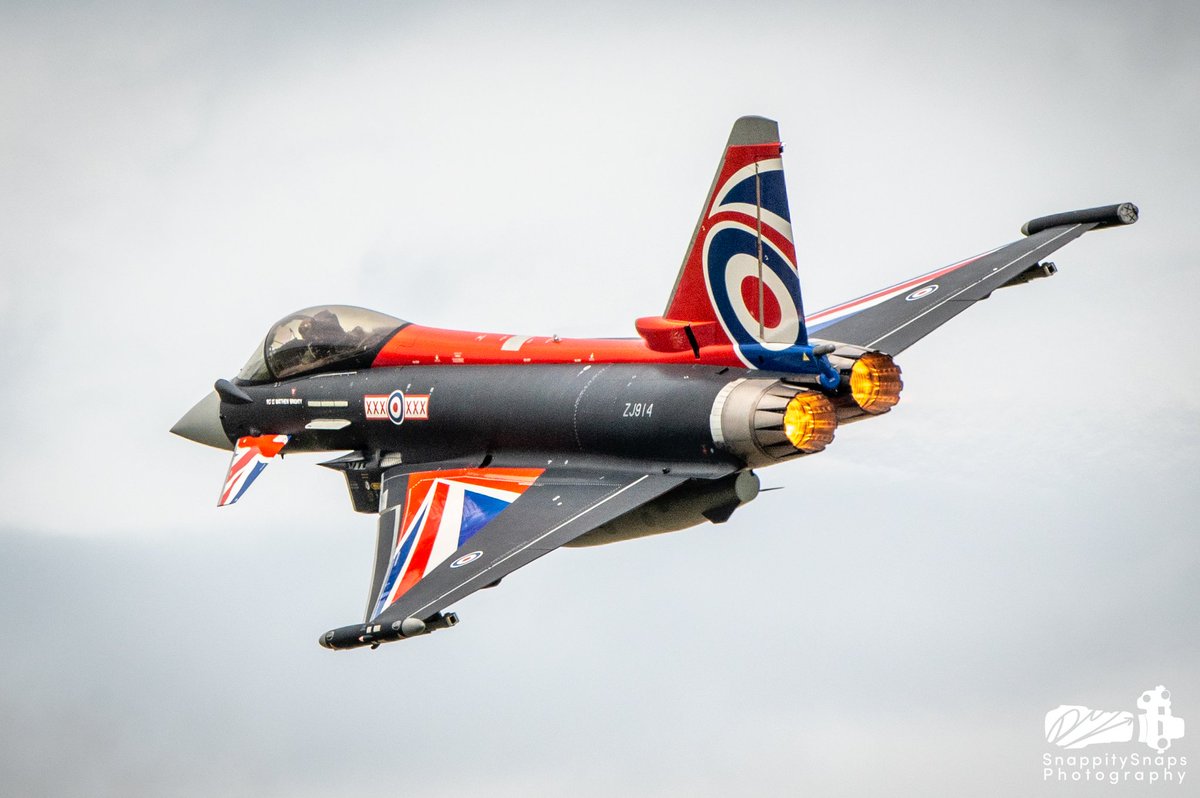 SnappitysnapsP's tweet photo. Roaring over RAF Fairford during RIAT 2023 is the spectacular Blackjack, Call Sign Anarchy 1.
@RAFTyphoonTeam @airtattoo @RAFConingsby @NikonEurope @RafFairford
#raftyphoon #raftyphoondisplayteam #raftyphoonfgr4 #raftyphoondisplay #raftyphoons #raftyphoonfighter #Typhoon https://t.co/UZlW5wjpBS