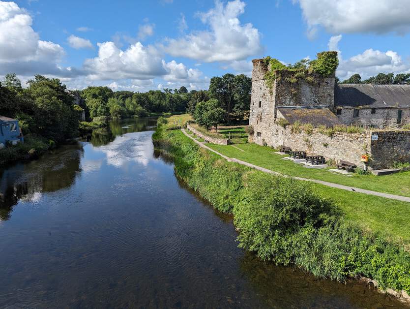 ChinaServices's tweet photo. Do you know why Ireland is called the 'Emerald Isle'? It is simply because of all of its greenery https://t.co/GZeu1fSKem
