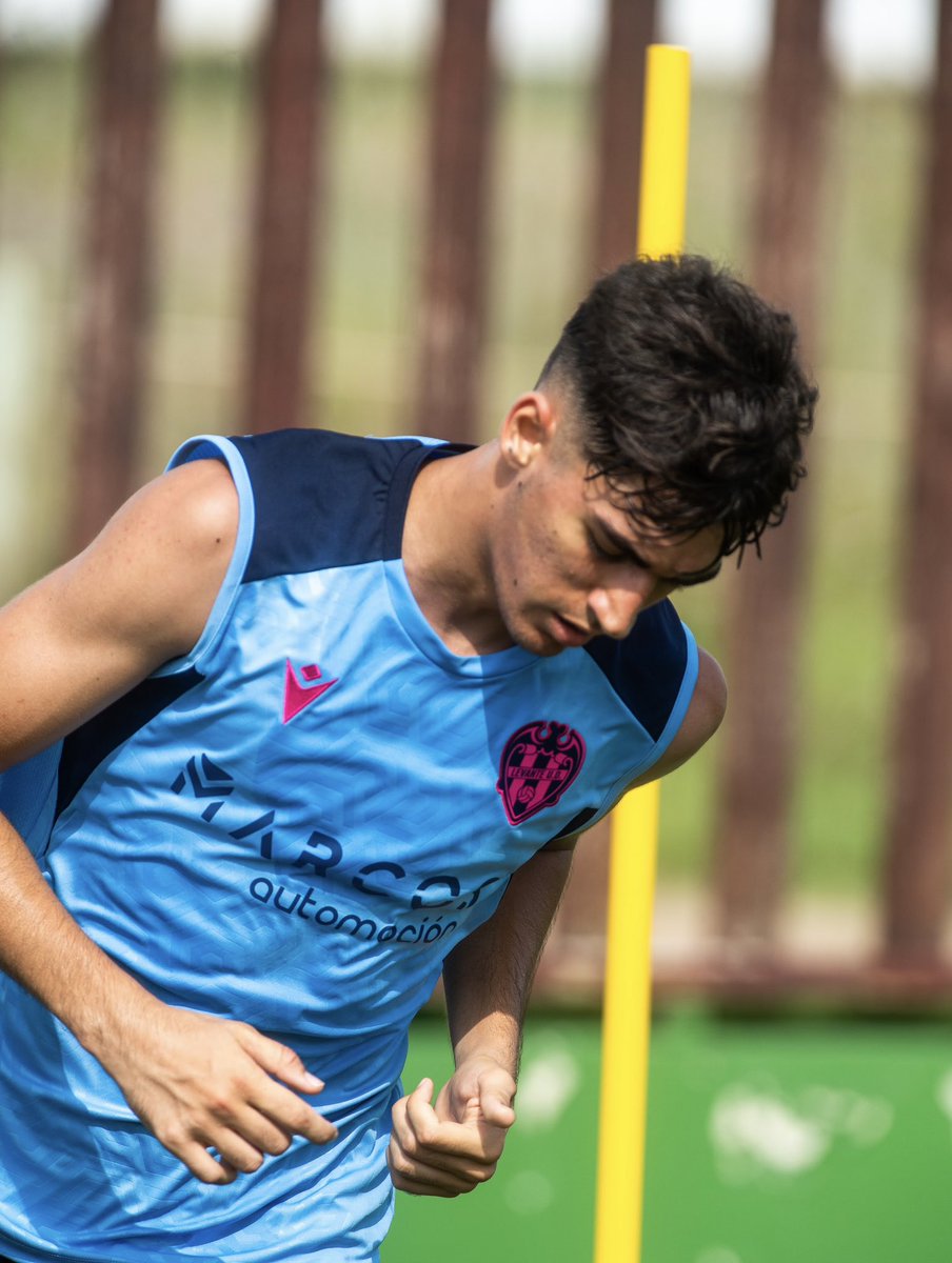alexcerda_10's tweet photo. Fin a la primera semana de pretemporada. A trabajar más que nunca para seguir disfrutando! 🐸💪🏻 https://t.co/4Mk84Gsdqo