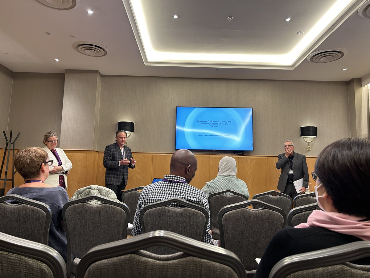 Pinyan Lin (@iirslinlin) on Twitter photo A listening morning🙋🏻♀️Wonderful drawing activity and views on female leaders professionalism from Amanda Heffernan <a href="/ThomsonPat/">prof pat thomson</a> , and different insightful perspectives on school governance @KAHEALEYBROAD1.#BELMAS2023 A listening morning🙋🏻♀️Wonderful drawing activity and views on female leaders professionalism from Amanda Heffernan <a href="/ThomsonPat/">prof pat thomson</a> , and different insightful perspectives on school governance @KAHEALEYBROAD1.#BELMAS2023