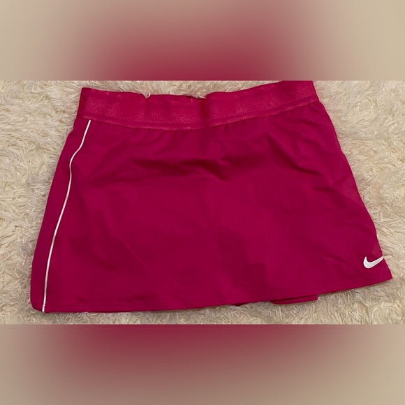 8fun_com's tweet photo. So good I had to share! Check out all the items I'm loving on @Poshmarkapp #poshmark #fashion #style #shopmycloset #nike: https://t.co/kxDpN1G0RB https://t.co/vPk05X0fkH