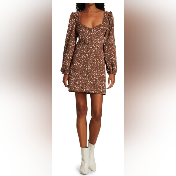 LadyBugLora1964's tweet photo. So good I had to share! Check out all the items I'm loving on @Poshmarkapp #poshmark #fashion #style #shopmycloset #freepeople #catherinemalandrino #coldwatercreek: https://t.co/1MKLxgbgC0 https://t.co/ebCdKWNzEW