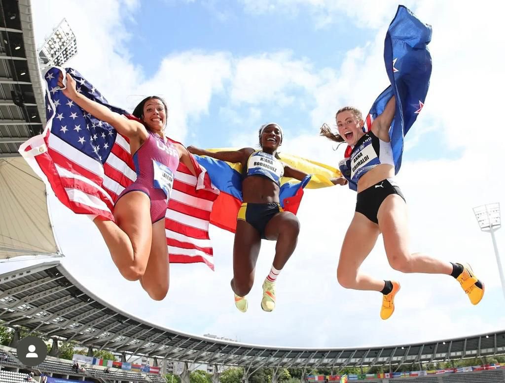 SebasPalaciosSP's tweet photo. ¡Atención! 🎙️

¡Nace una nueva estrella del ParaAtletismo Ecuatoriano!

Kiara Rodriguez gana su segunda medalla de ORO en el Campeonato Mundial de ParaAtletismo en Francia.

Además rompe el Récord Mundial en Salto largo con 6.23m. 🤩

¡KIARA ES DE ORO! 🇪🇨 https://t.co/XnhY9lGoTs