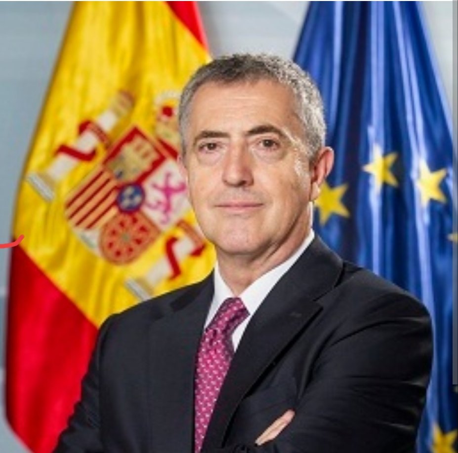 UnionOficiales's tweet photo. 📣 Necesitamos un director/a en @guardiacivil :
➡️ Que dé la cara cada vez que intenten pegar un pellizco a las competencias del Cuerpo, 
➡️ Que actúe con firmeza frente a los actos que deterioran la honorabilidad e imagen de la Guardia Civil.
¿Es mucho pedir?🤷 https://t.co/BjmAojYler