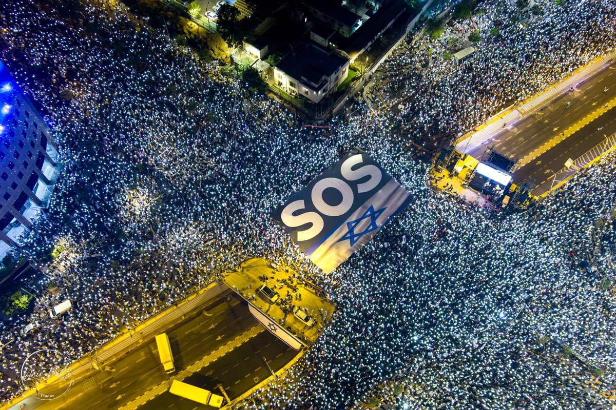 paltiphotodrone's tweet photo. From Kaplan on Saturday night 15.7.23
#democracydronesil #drones #democracy #dronephotography #protestfordemocracy #kaplan #TelAviv4
@Democrat_TV @orlybarlev @DemDronesIL https://t.co/yQ7crkMEV5