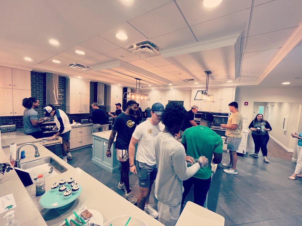 RMHCMichiana's tweet photo. We’ve got some special guests from @NDFootball in the House today! ☘️ https://t.co/RPDpTnV9iL
