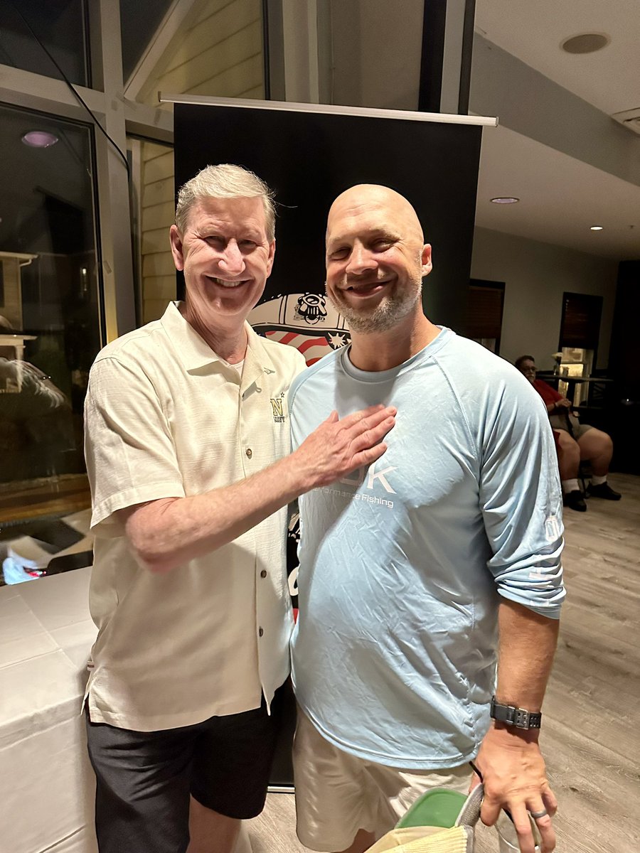 Doug9110's tweet image. So @wardcarroll told me there was a special surprise guest coming to the gig last night. He did not disappoint! It was an honor, Sir. I don’t think I’ve ever stood up that straight.🤘🏼🇺🇸 @UofNE_President @DrLaplace @JeffSkiver @iproduceresultz @mfitzgallagher