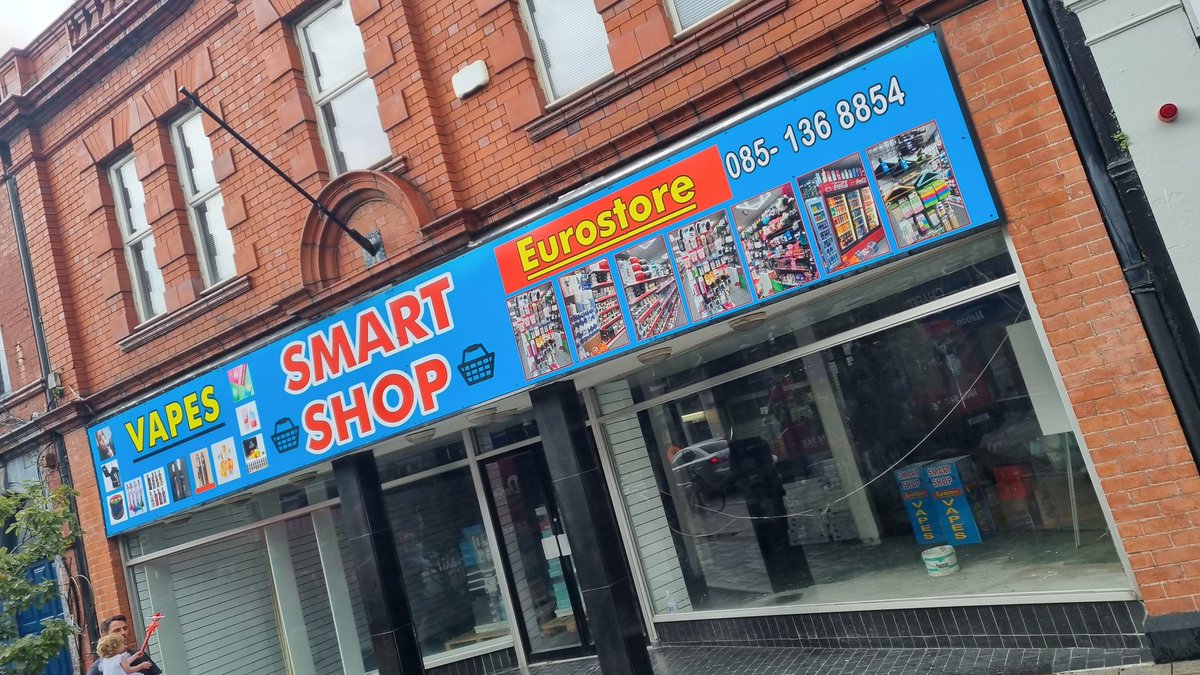 What a comically terrible shop front in Dun Laoghaire. I know we shouldn't necessarily expect hand painted beauties. But... This must have been created in Microsoft Paint and sent into the printers 😂😂😂