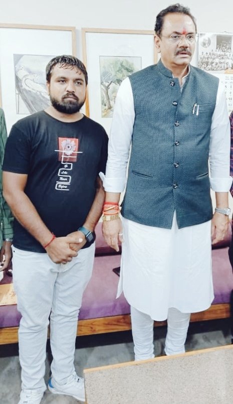 આભાર.. 🙏
સાહેબશ્રી <a href="/Bhupendrapbjp/">Bhupendra Patel</a> નેતૃત્વમાં <a href="/jitu_vaghani/">Jitu Vaghani</a> આપના દ્વારા હજારો યુવાનો અને એમના પરિવારની લાગણી સમજી આપેલી #2600વિદ્યાસહાયક_ભરતી અંતિમ ચરણમાંછે અને યુવાનોના #સપના_સાકાર થવા જઈ રહ્યા છે.

આવનારા સમયમાં જ્ઞાનસંહાયકને બદલે મોટી ભરતી આપી યુવાનોનું હિત વિચારશો એજ અપેક્ષા