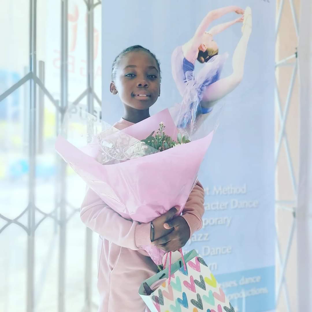 ZUZAMBATHA's tweet photo. Beautiful Sunday. Beautiful Daughter. Beautiful Performance.
❤️ U Simphiwe Mbatha.
#Mbathas #Mbatha #SimphiweMbatha #RussianSchoolOfBallet https://t.co/dHVlVMh8A8