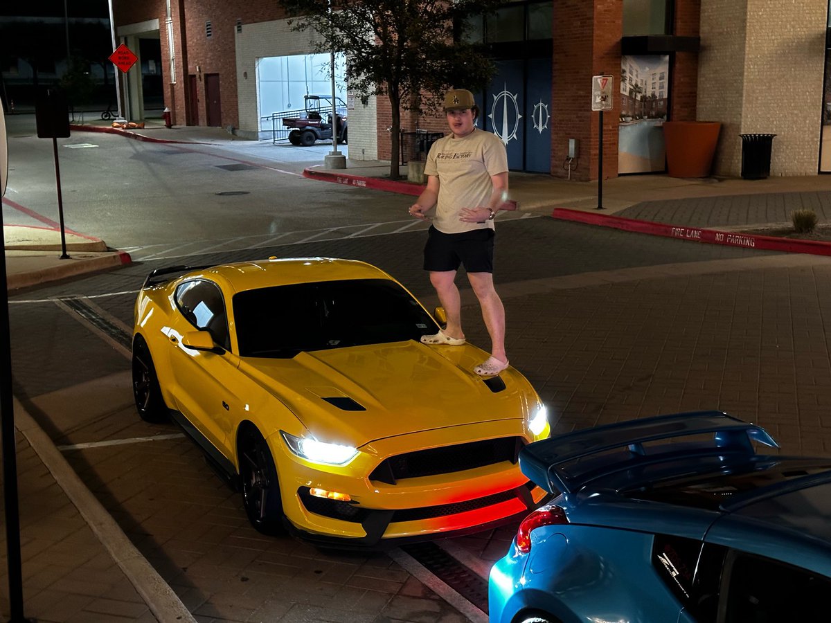 Cfarrar78's tweet photo. Just got my account back back here’s a little life update since I have been gone for about a year. https://t.co/EwSpD7LSm2