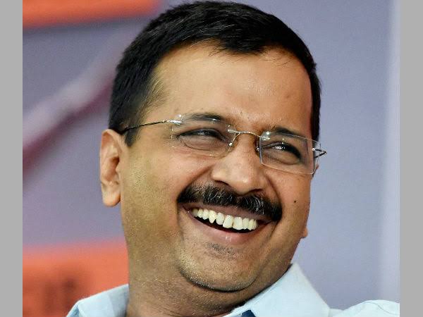 Pardeep19661's tweet photo. @ArvindKejriwal केजू:-बाढ़ से हुए नुकसान के कारण जिन गरीब परिवारों के कागज ओर सामान बह गया है उनको  10 हज़ार की सहायता और,कैम्प लगाकर आधार कार्ड बना के देंगे
सरजी:-अब बनाएंगे आधार कार्ड रोहिंग्या के,ओर इतने 10 हज़ार रु कागजों में बांट देंगे के हरियाना का चुनबी खर्च,ओर अपना जेब खर्च निकल जायेगा😀 https://t.co/t2PjVA2uYn