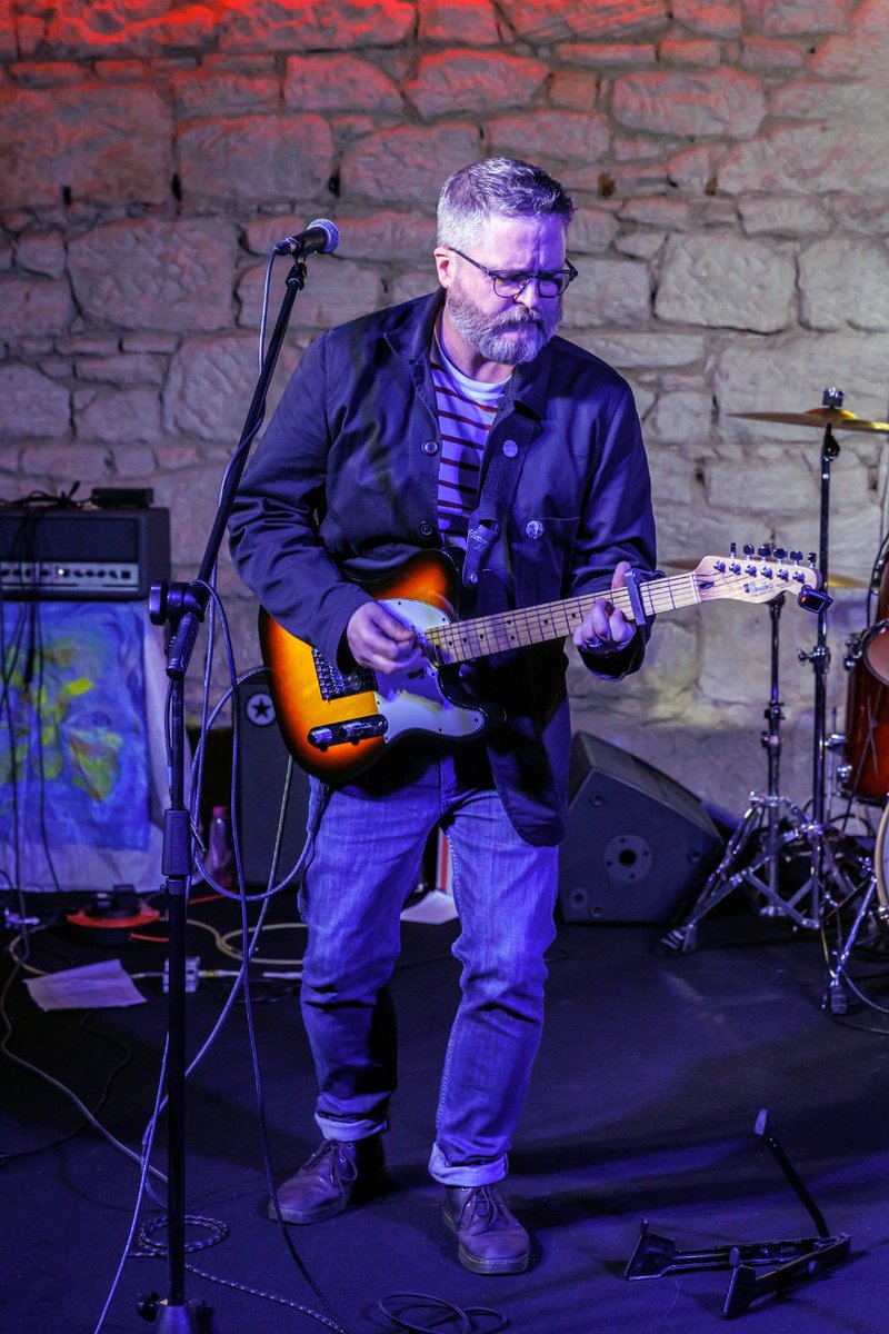 CaptainNifty's tweet photo. This is for the Doctor Who fans.
Had to rep my favourite, one badge (on my guitar strap) says “Trust Me I’m a Doctor” and the other (on my jacket) is the wonderful Roger Delgado aka The Master. #DoctorWho #geeksrock #scottishfaultlines https://t.co/3r5ogy88rt