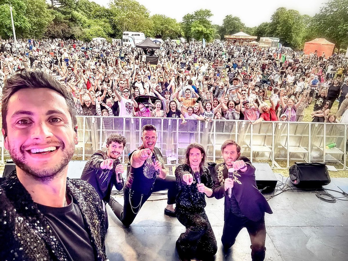 Celebtime's tweet photo. Great being back in #dartford with some #happy #entertainment for Dartford s Big Day Out 🌟 Always great catching up with acts we work with through the year on the same day 🌟🌟🌟🌟🌟 https://t.co/o89zYbQ378