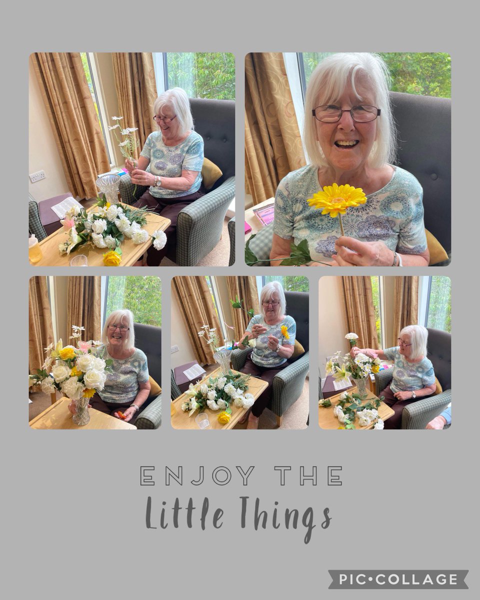 Some of our ladies have enjoyed creating their own flower bouquets!💐💗 #Flowers #FlowersOfTwitter #FlowersOnFriday #flowerarranging