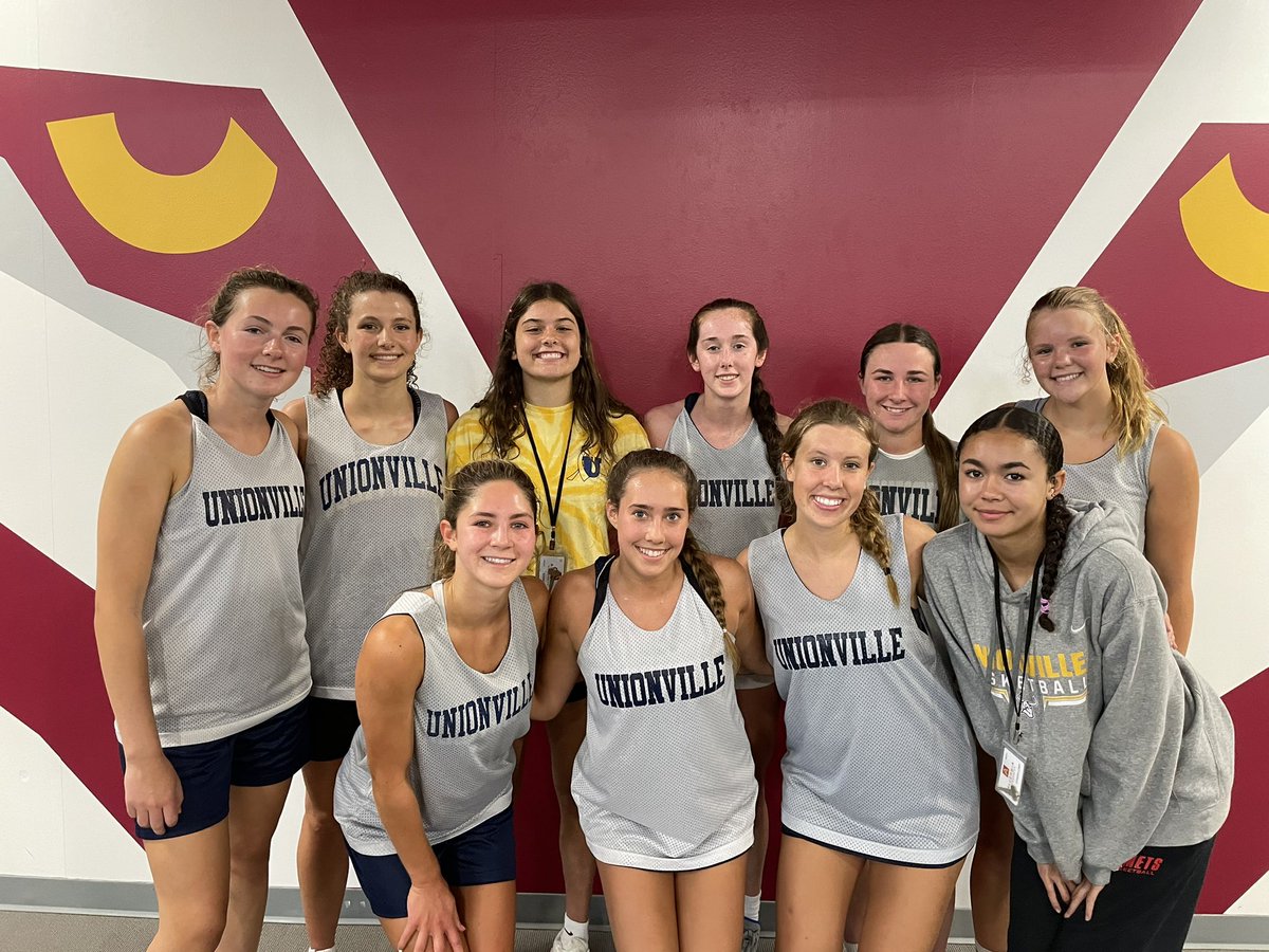 CoachEllzy's tweet photo. Awesome weekend at camp girls. Great job with a 6-1 record against some quality teams.  Go U!!  ⛹🏼‍♀️⛹🏼‍♀️💪🏾💪🏾 https://t.co/P1pEW8AaQw