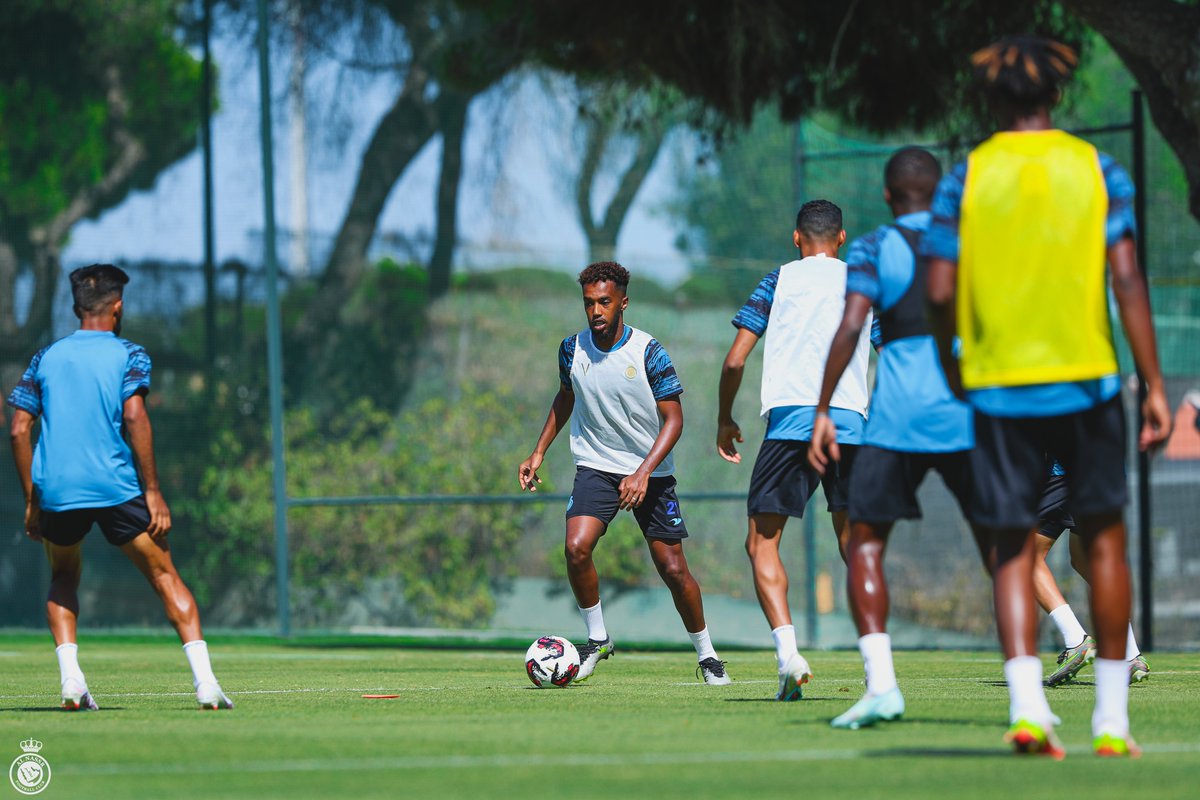 AlNassrFC's tweet photo. استعدادٌ لثالث مبارياتنا الودية 💛
#النصر_سيلتا_فيقو
#النصر_في_البرتغال https://t.co/swgrsjFYcD