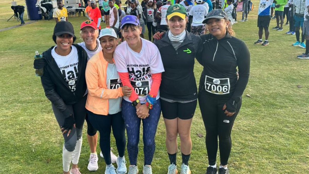 JulieRusmith's tweet photo. Mathew Rusike charity 21km - it was freezing but the company made up for the cold๐๐ปโโ๏ธโ๏ธ
#hac #lockdowners #charityrun #runwithfriends #hoka #hararerunning https://t.co/hK6gNvYDnN