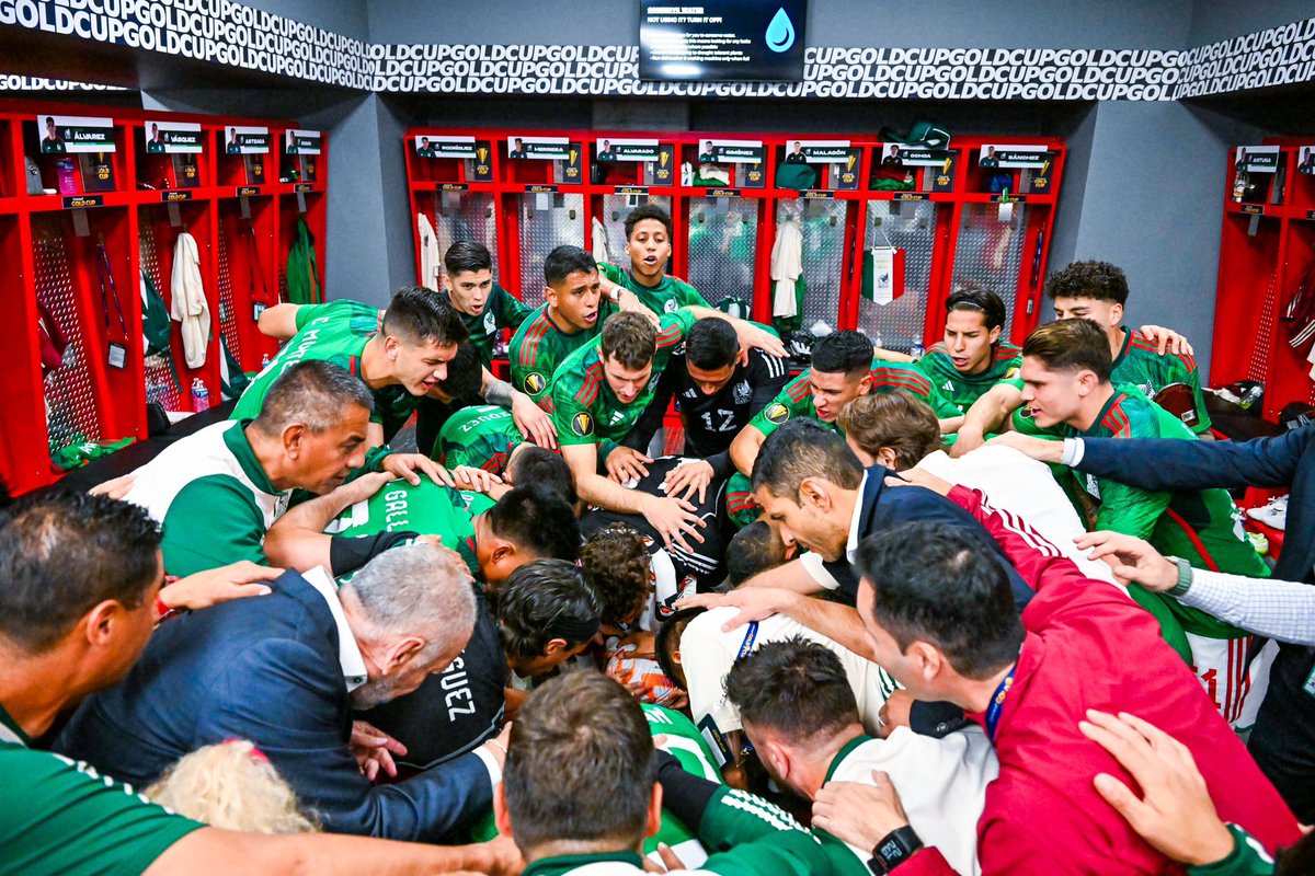 Sólo un paso. Démoslo todo el país unido! A por la Copa!! 🇲🇽🇲🇽🇲🇽