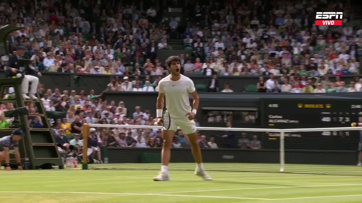 ESPNtenis's tweet photo. ¡VOLVIÓ A QUEBRAR ALCARAZ! 😱

👊 El español ganó un game de más de 25 minutos e irá al saque 4-1 en el tercer set.

#ESPNenStarPlus ▶️ https://t.co/feheDIMijG https://t.co/etlrsh6tWy