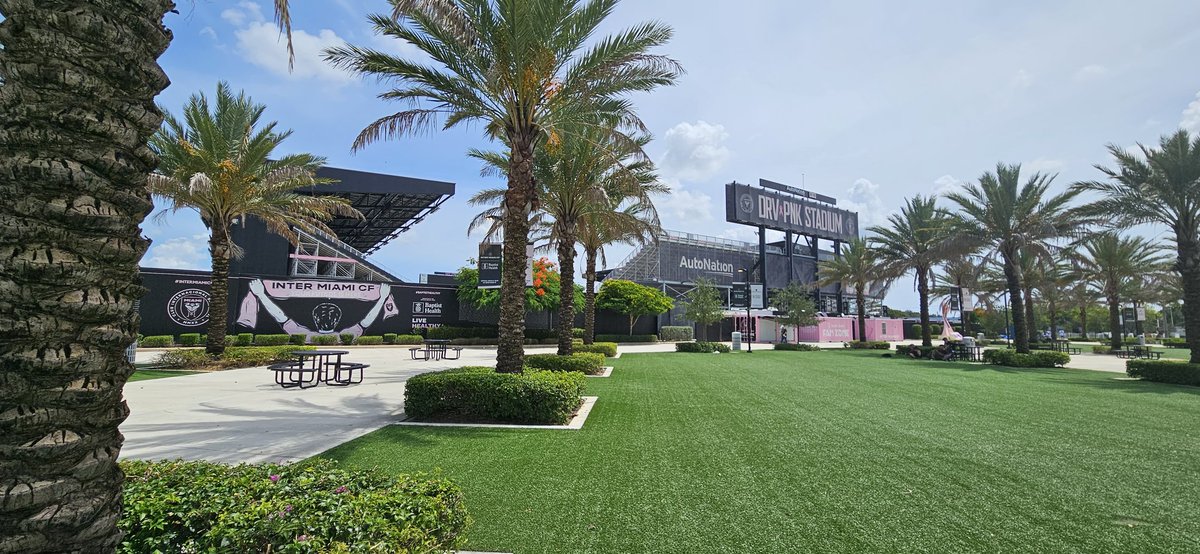 andreyanez07's tweet photo. Ya en DRV PNK Stadium lista para la cobertura de la presentación oficial de Lionel Messi con #InterMiamiCF https://t.co/mDn148q6YZ