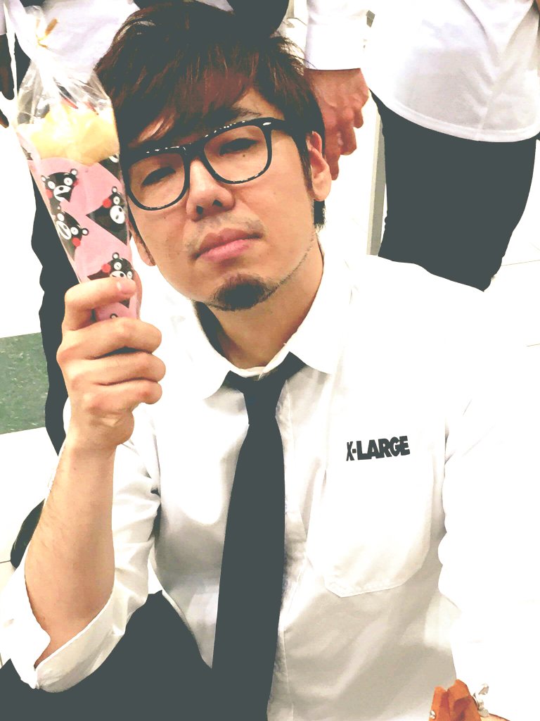 FRONTLINE_Ryoma's tweet photo. @Toco_720
@SEIJI6969
どうも。
蔵BASE Radioで紹介して頂いた、
浜松出身のビーチ・ボーイズ(言いたいことも言えないこんな世の中じゃポイズン)でお馴染み、Ryomaです。
失礼な二人組を成敗しに参りますね!
#kmix
#蔵baseradio
#おもしろいおじさん https://t.co/HaHfXfeAfK