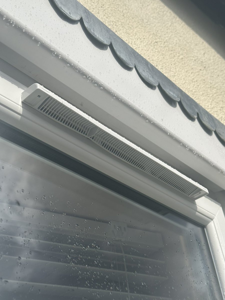 Patricktmcnulty's tweet photo. Window sills cut short and bodged with filler.Cracked windows, bent vents .. @stormcladuk https://t.co/IKlaFA5MAH