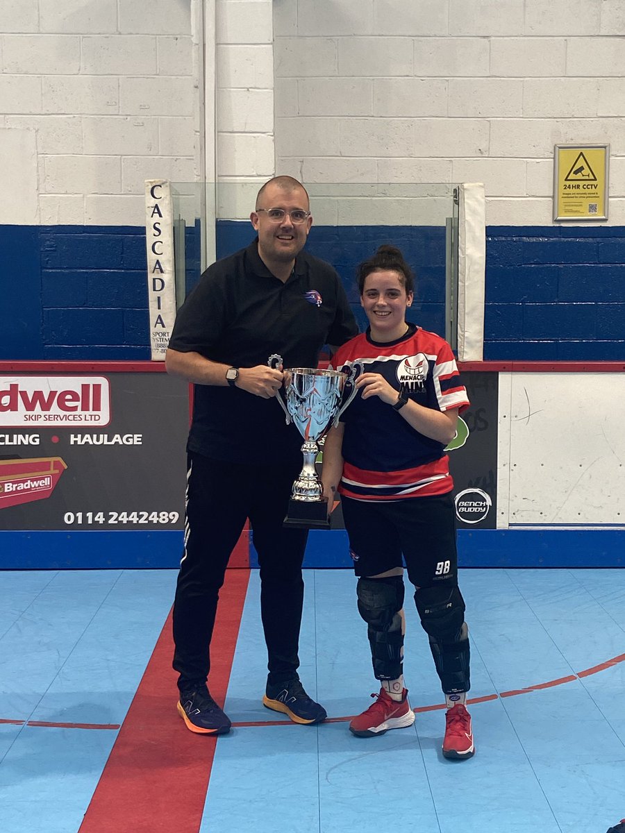 Official_BHUK's tweet photo. 🚺 WOMEN’S FESTIVAL OF HOCKEY 🚺

Out of the five teams that took part it was TEAM ABBIE, captained by Abbie Culshaw, who were victorious in the final. 

Abbie collected the 🏆trophy from BHUK VP @TomMerriman82 https://t.co/dWbqYCTeQ0