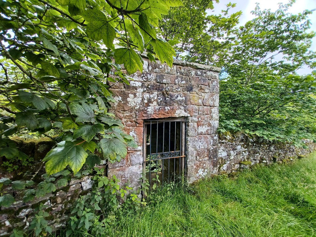 sandyclem's tweet photo. Longest loo in England #stonehaugh #NorthumberlandNationalPark @NlandNP #thelongdrop https://t.co/aJQ6FsMpm1