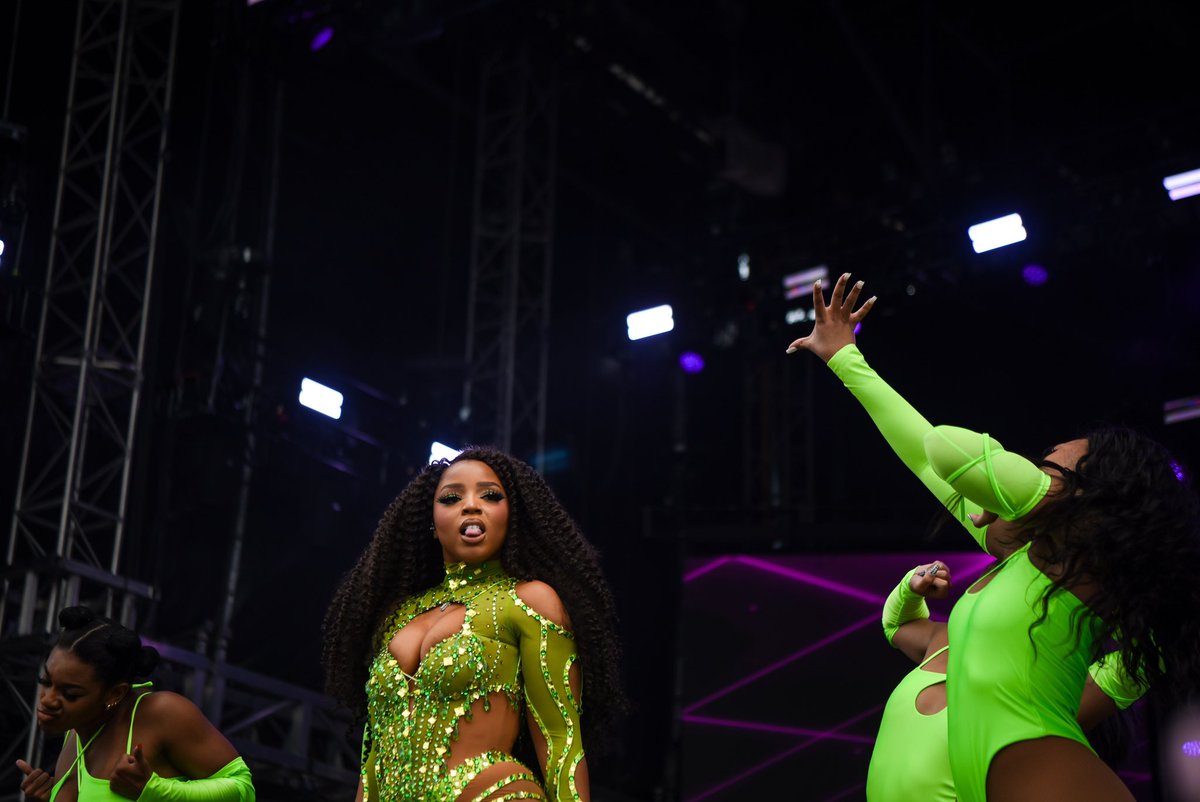 linkonic_'s tweet photo. couple favs from @BroccoliCity fest day 1 🥦 https://t.co/0ApH4A2roC