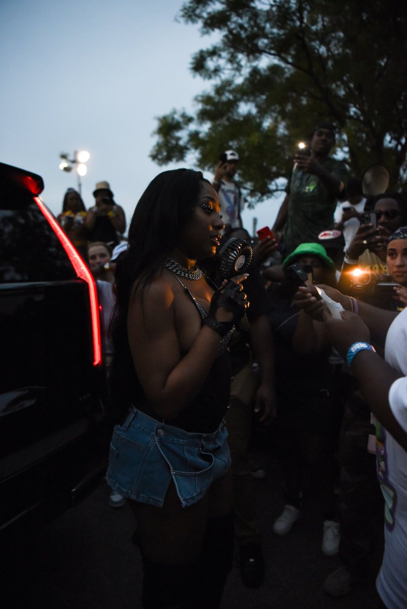linkonic_'s tweet photo. couple favs from @BroccoliCity fest day 1 🥦 https://t.co/0ApH4A2roC