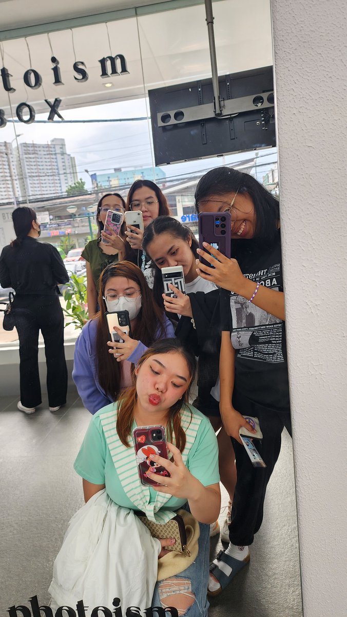 breadednini's tweet image. 4/6 

memories from 6 diff povs 📸 my photoism buddies. ❤️🔐  ilyall. 🫶🏻