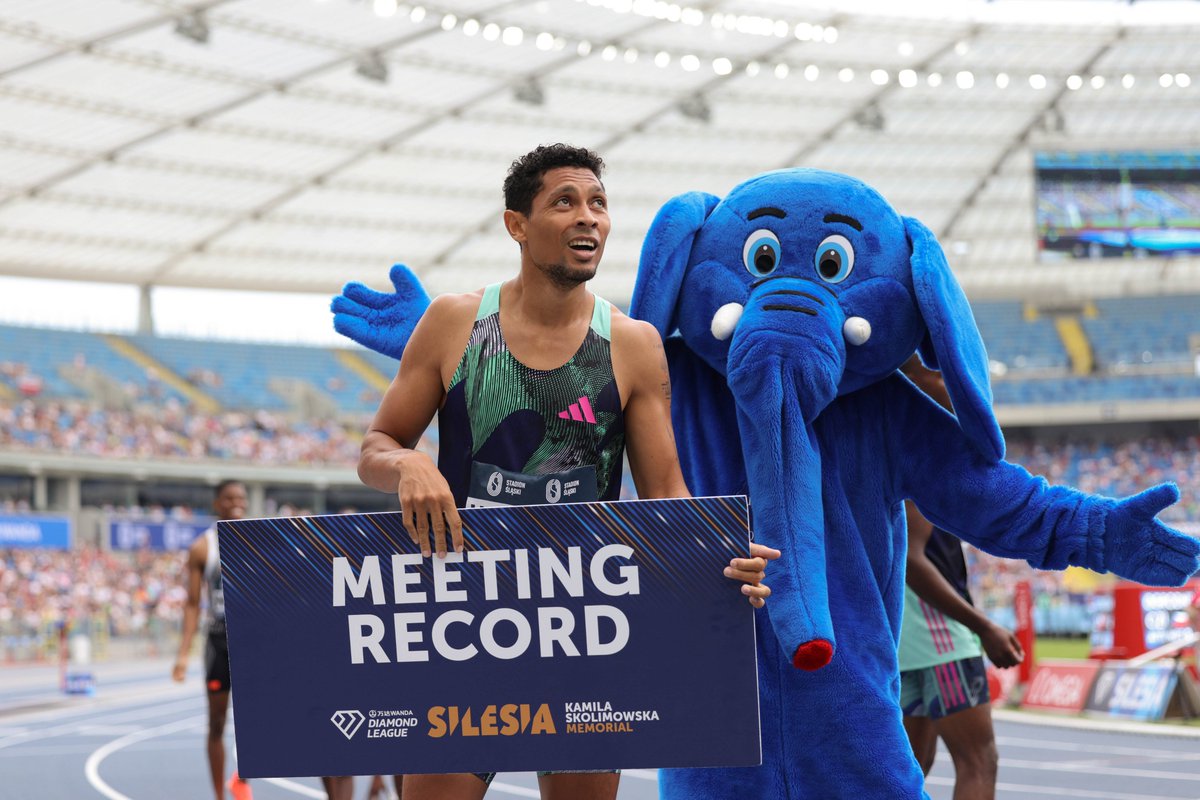 'Things are moving in a positive direction. I have been able to train consistently. It is my fastest run in 7 years and 44.0 shows that 43 seconds is possible.' @WaydeDreamer reflects on a brilliant victory in the men's 400m. #SilesiaDL 🇵🇱 #DiamondLeague 📸 @macroprophoto