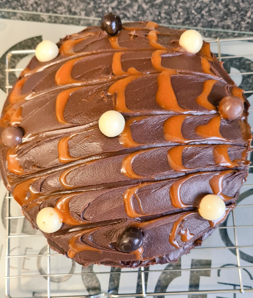 Izzy_SweetSoul2's tweet photo. This morning was run 12k...followed by weight and toning in the gym...
🏃‍♀️🏋‍♀️🤼‍♀️
Then I have been cooking for a party I host this evening and they love chocolate...
🍫🍰🥂
Think I needed all the exercises to help with all the calories I will consume...
😋🤣🥰
#IzzyCanCook 👍 https://t.co/6R5ySPIUlN