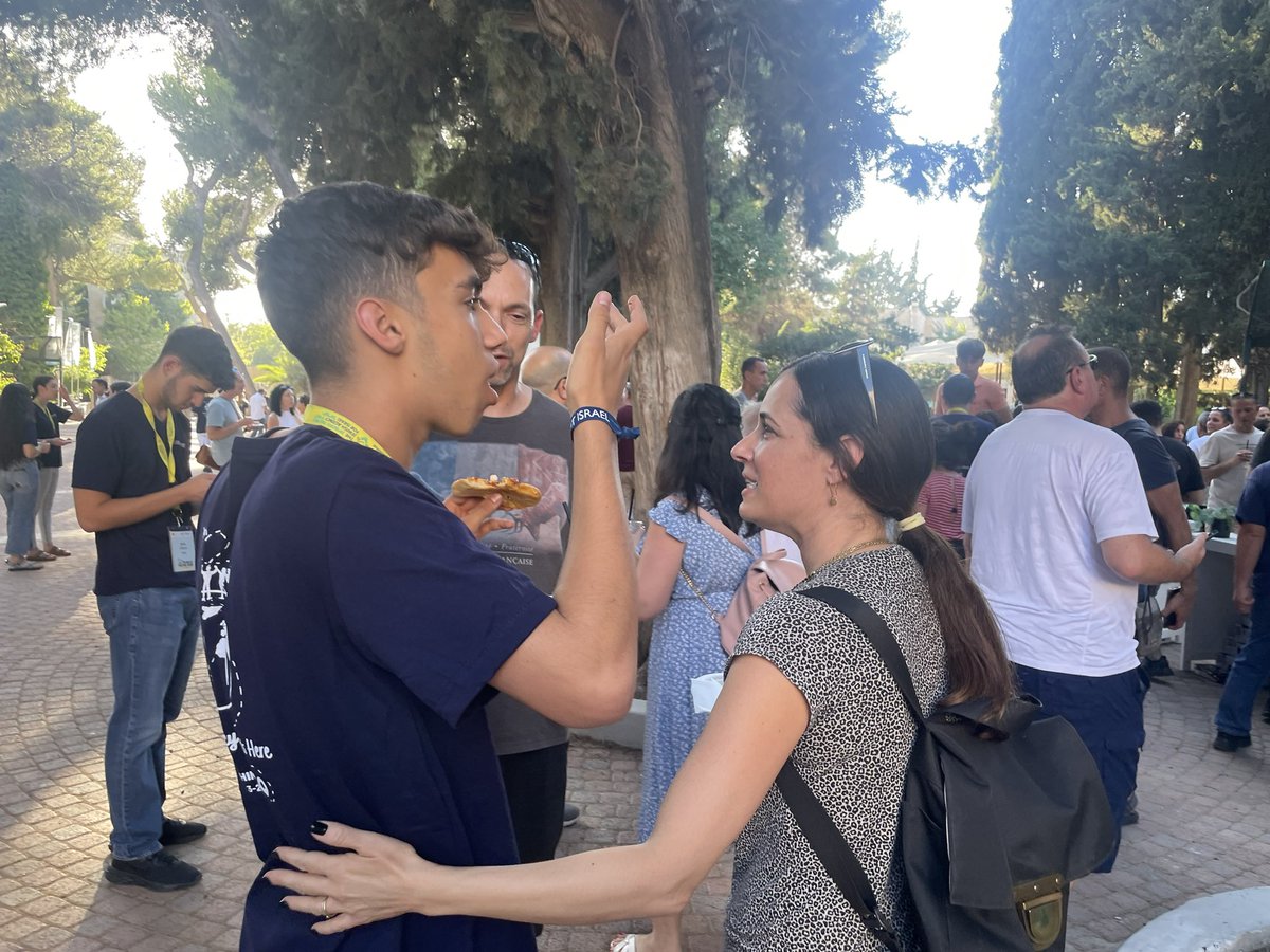 JewishAgency's tweet photo. 🌍🙌 Proud moment as we send off 217 ShinShinim, our largest group ever, to connect Jewish communities worldwide! These incredible emissaries will work in schools, community centers, synagogues, and more, building bridges and impactful connections with Israel. #shlichut https://t.co/9wTOY3cbYQ