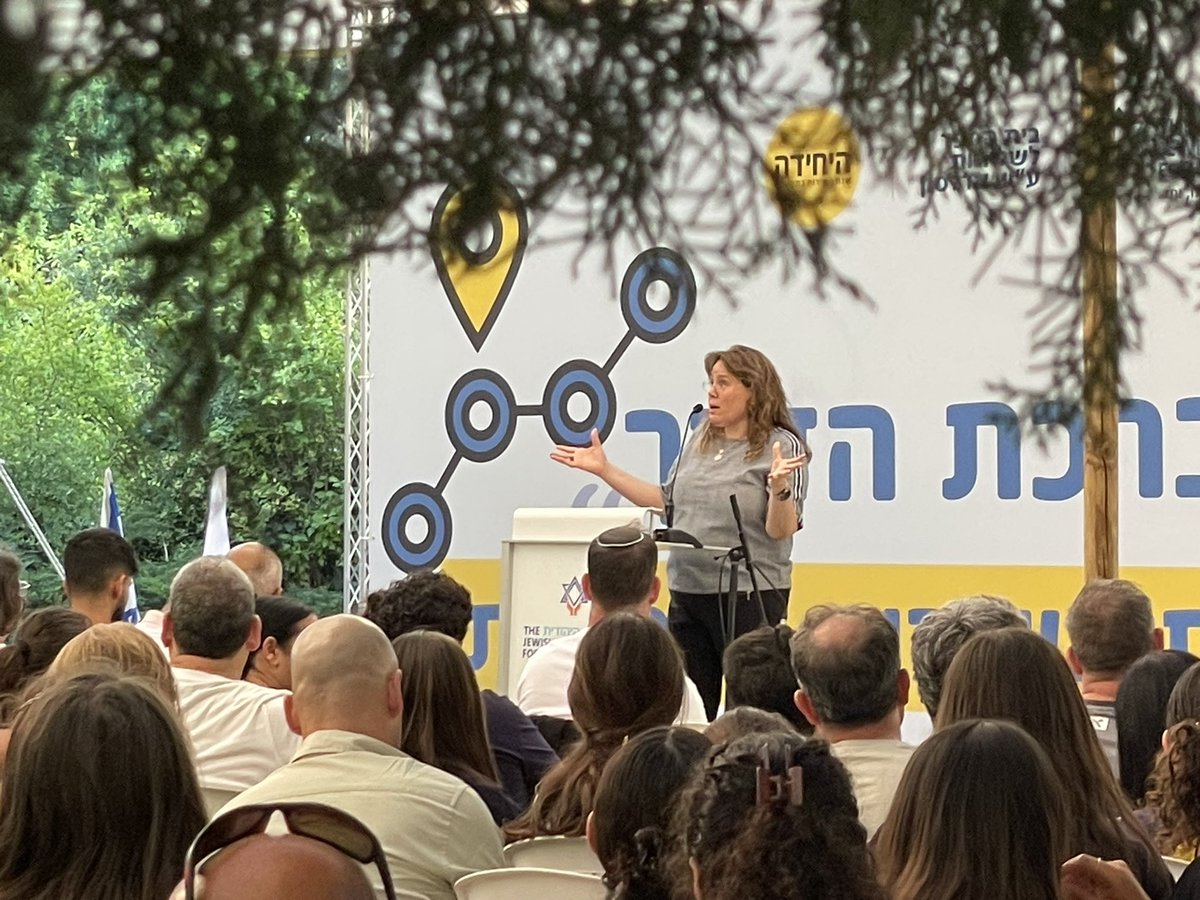 JewishAgency's tweet photo. 🌍🙌 Proud moment as we send off 217 ShinShinim, our largest group ever, to connect Jewish communities worldwide! These incredible emissaries will work in schools, community centers, synagogues, and more, building bridges and impactful connections with Israel. #shlichut https://t.co/9wTOY3cbYQ