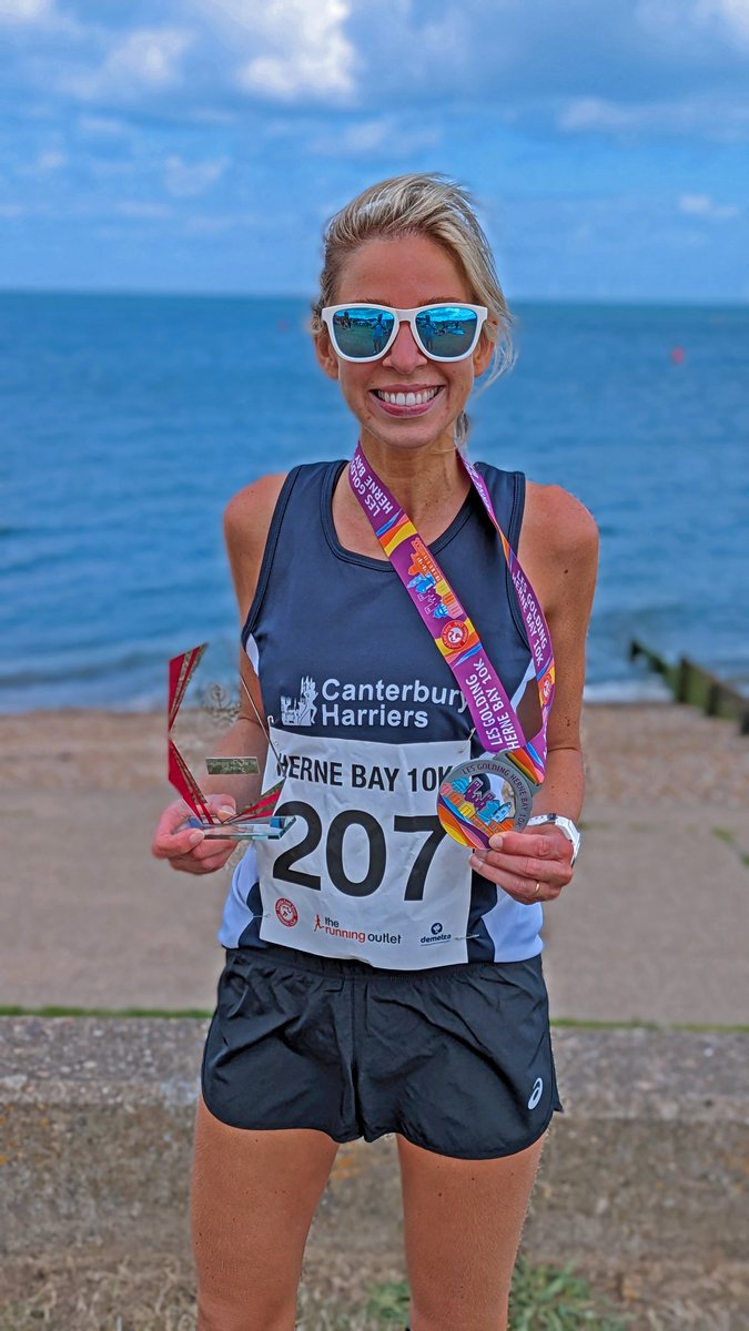 Decided to leave the injury bench and put my racing pants back on for a hot minute. A super windy day but came away with 2nd lady at the Les Golding Herne Bay 10K and a performance I'm happy with 🏆💙
 #ASICSFrontRunner #ASICSFrontRunnerUK #ukrunchat @UKRunChat