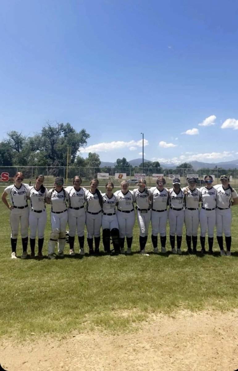 allstarnia12's tweet photo. its been a great season, i love this team so much and it hurts knowing some of them have to leave. The coaches bumped up my love for the game and motivated me to keep pushing and i have truly became a better player, i can say the same for other girls to. https://t.co/5JLc3BQRqi