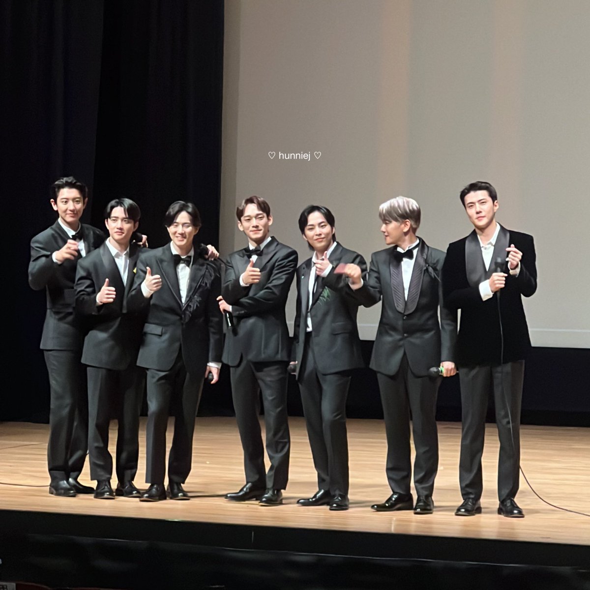 milkteus's tweet photo. EXO IN SUITS TODAY 🫰🏻✨ https://t.co/uOWhZyONSc