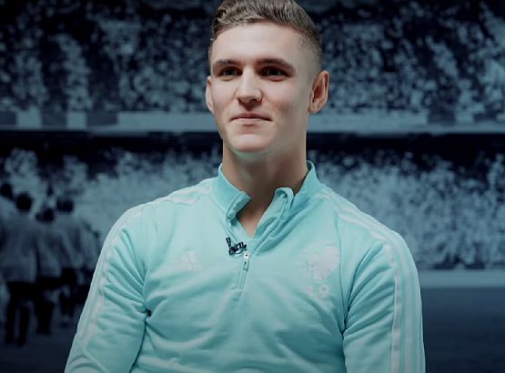 FTalentScout's tweet photo. Elias Jelert - Superligaen 22/23:

☑️26 games
☑️1 goal
☑️5 assists
☑️1.1 key passes per 90
☑️5 big chances created
☑️3.09 xA
☑️1.8 successful dribbles per 90
☑️2 tackles per 90
☑️1.5 interceptions per 90
☑️1.7 clearances per 90

20 years of age. Complete full-back. One of the most interesting young right-backs in Europe. An important member of a highly-talented generation of FC København academy players. 🦁🇩🇰