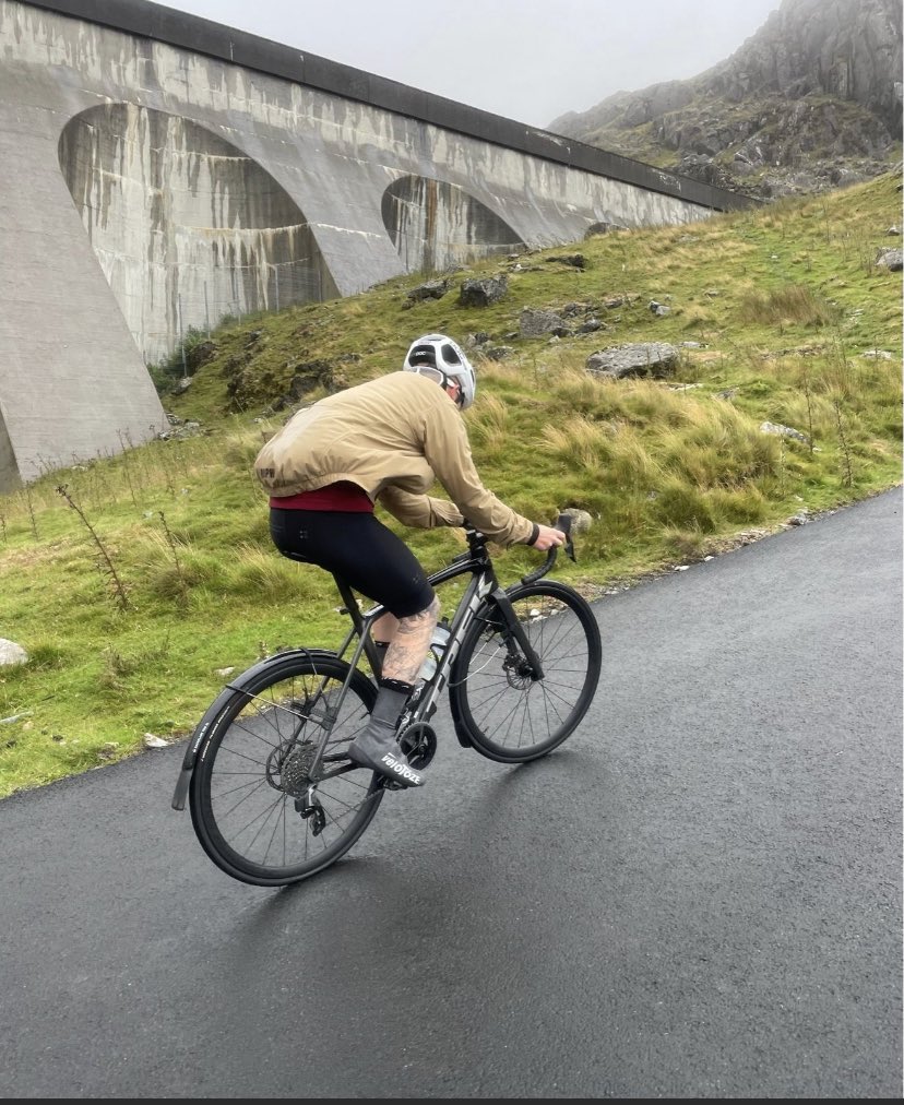 AthlonCc's tweet image. What a weekend for our club member Barry Gray , who completed a double Everest challenge in North Wales

Battling through rain and high winds this was an amazing feet of endurance and mental toughness 

Barry we salute you 🫡