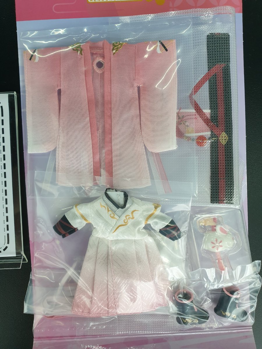 Peemin5's tweet photo. ขออนุญาติปล่อยต่อ ชุด ตกต.สำหรับเล่นกับ nendoroid doll สภาพดีมากๆ เราไม่เคยเอามาเล่น แกะแค่เอามาถ่ายรูปครั้งนี้ค่ะ

ราคา 1000.-/1 ชุดค่ะ
(ลทบ30.-/ems50.-)

#Nendoroid  #ชุดตุ๊กตา #ด๋อย  #ตลาดนัดob11  #ob11 https://t.co/Q2mlLAPFcg