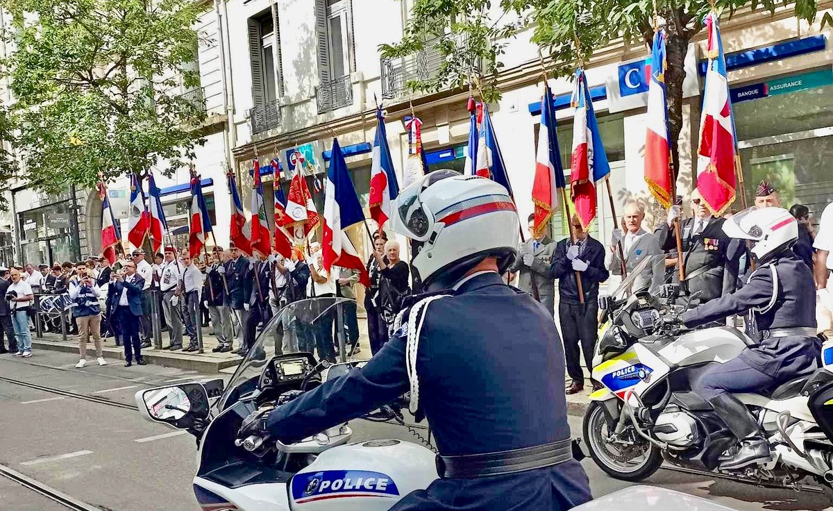 MERCI aux @jeunesreps42 présents aux #commémorations 🙏 et aux #festivités 🎊 de notre Fête Nationale du #14Juillet 🇫🇷 ce vendredi férié ! 

Chaque année du roannais en passant par le forézien, le montbrisonnais, la vallée du gier, le territoire de l’ondaine, le pilatois et le…