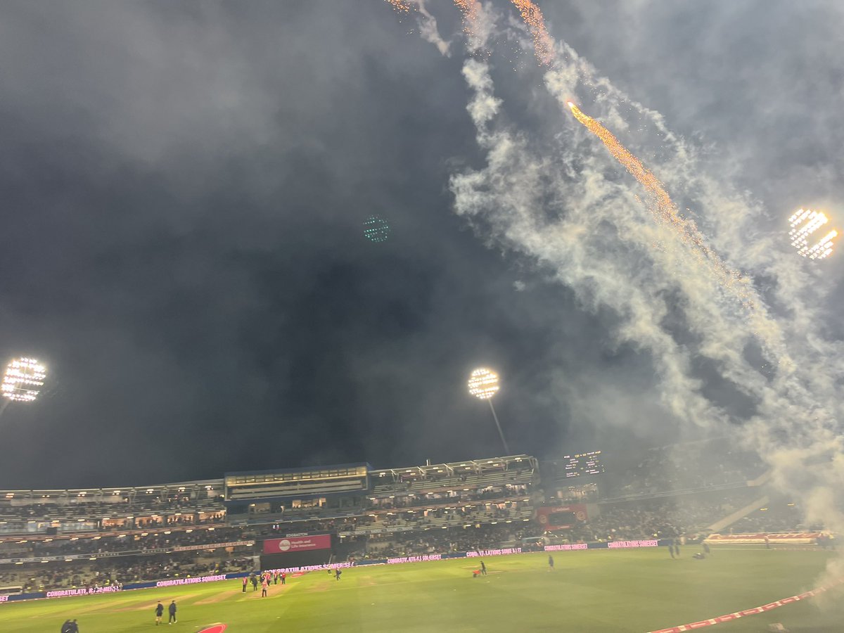 Clive Bawden tweet media