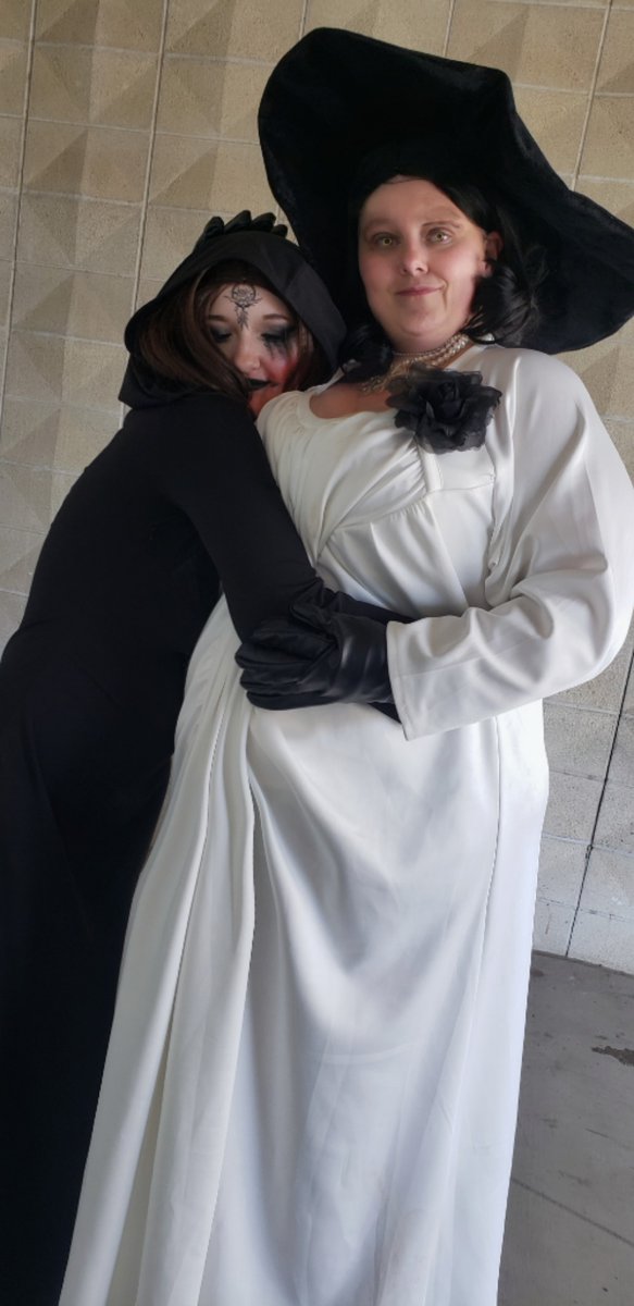 redwillow311's tweet photo. Went to @tokyook_  yesterday as Lady Dimitrescu - Resident Evil Village. Wore a new pair of platform boots and forgot my Ankle braces. 😅 Guess who fell TWICE? 😓 Once in the god damn intersection Infront of the Cox center and again inside the Tabletop Miniature Painting room. https://t.co/2BCtEt6W68