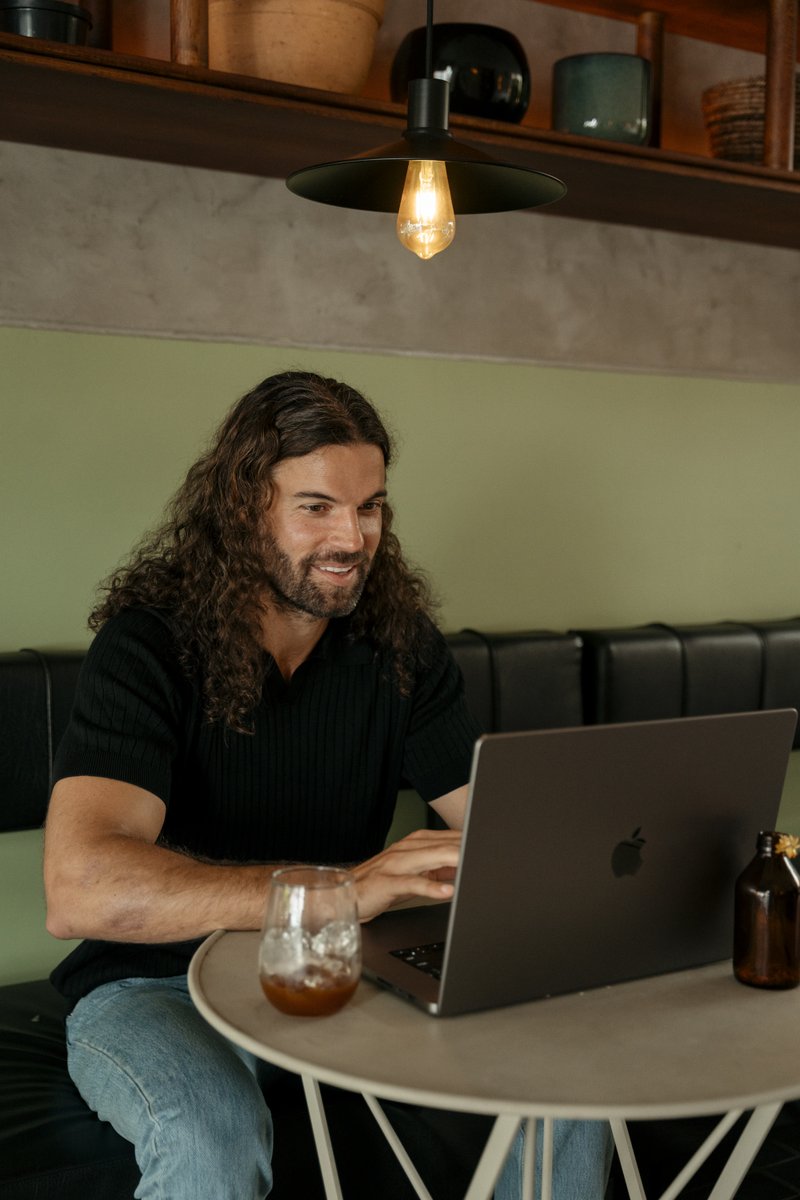 matt_gray_'s tweet photo. I’ve done $9M/year in revenue in 2.5 years.

I did it by creating simple systems.

Here’s the easiest way to create systems to rapidly scale your business: https://t.co/Sm4zDNeEI9