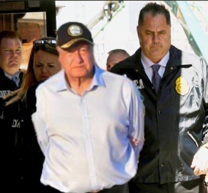 chucho_cuerero's tweet photo. No hagan tendencia #SiguesTuAMLO porque se enoja AMLO que le digan que #SiguesTuAMLO
Texto: @Marcela_Feraud https://t.co/J3DcOEVsdI